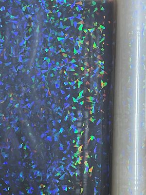 سعر جيد 21mic سمك BOPP الفيلم الأساسي طبقة قابلة للفصل الحراري النماذج المشرقة المحفورة بالليزر الانترنت